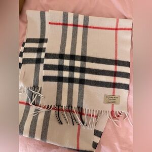 VERY NEW Burberry Scarf- women’s